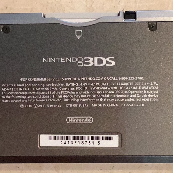 Nintendo 3DS Console & Charger Handheld System Black - Picture 10 of 13
